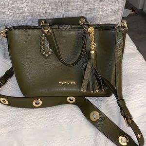 AUTHENTIC - Michael Kors purse
